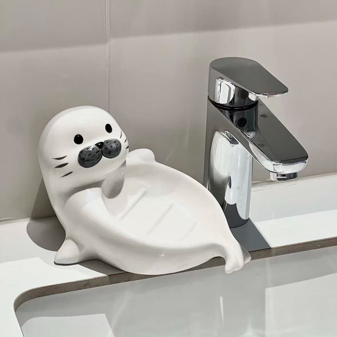 Cute cartoon seal ceramic soap - огляд і ціна Soap Making Box