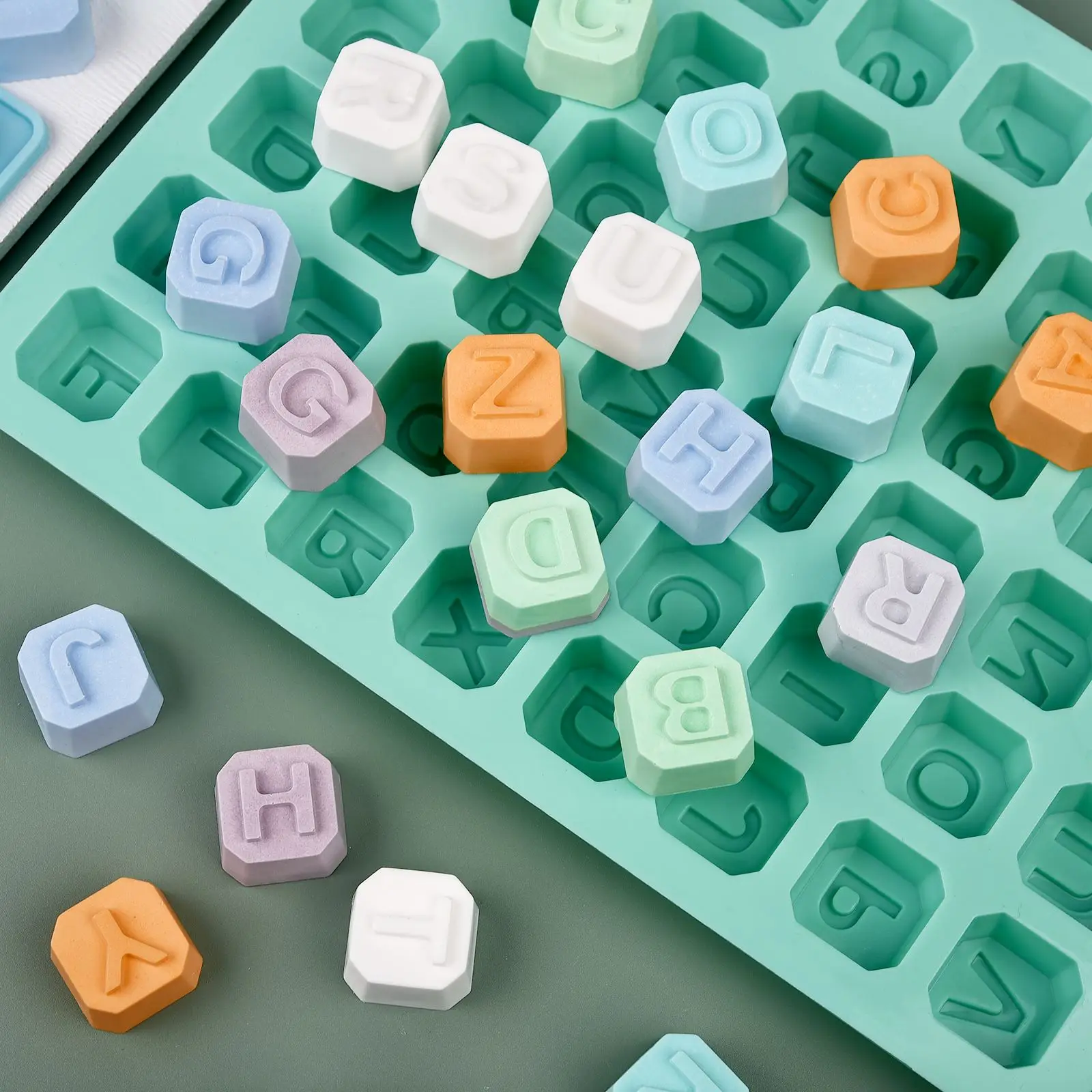 48 Letter Enghish Alphabet let - огляд і ціна Soap Mold Silicone Loaf